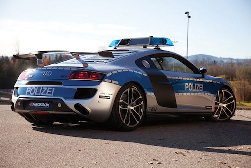 Chiếc Audi R8 GTR của cảnh sát Đức sử dụng động cơ V10 5.2L tăng tốc từ 0-100km/h trong 3,2s và tốc độ tối đa của xe đạt 325 km/h. Cảnh sát Đức đã nhiều lần triệt phá tội phạm nhờ tính cơ động của dòng xe này.
