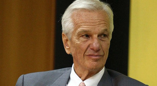 Jorge Paulo LeMann 74 tuổi đồng chủ tịch công ty bia Anheuser-Busch tại Brazil hiện đang nắm giữ 23 tỷ USD. Hiện ông đang xếp hạng thứ 34 thế giới do tạp chí Forbes bình chọn.