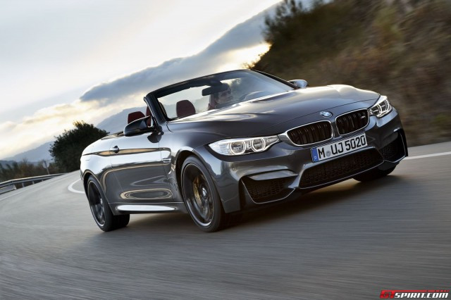 Phiên bản mui trần của xe BMW M4 được trang bị động cơ 3,0 lít, tăng áp kép, 6 xy-lanh thẳng hàng, sản sinh công suất 425 mã lực tại 5.500 - 7.300 vòng/phút và momen xoắn cực đại 550 Nm tại 1.850 - 5.500 vòng/phút. M4 Convertible có khả năng tăng tốc từ 0 lên 100 km/h trong vòng 4,6 giây nếu được trang bị hộp số sàn 6 cấp, và 4,4 giây nếu được trang bị hộp số 7 cấp ly hợp kép M DCT. BMW M4 Convertible được giới hạn tốc độ tối đa là 249 km/h.