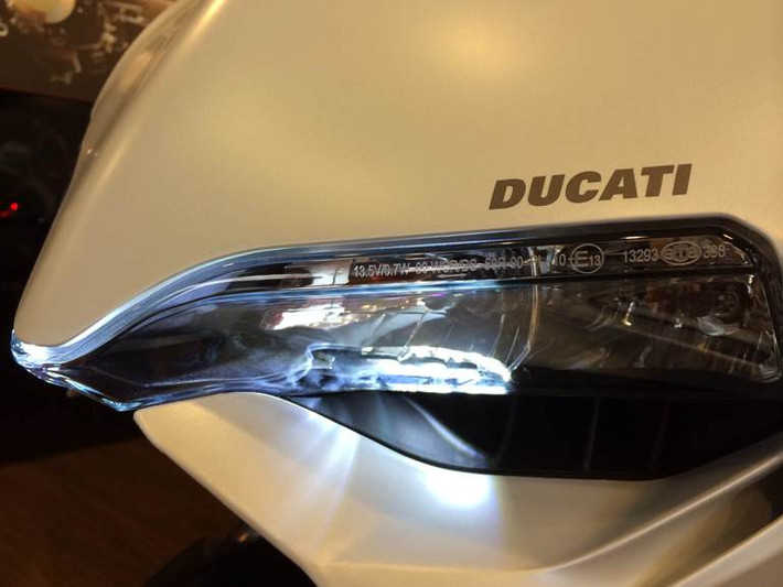 Ducati Việt Nam chưa tiết lộ gia bán nhưng mẫu xe này có giá 14.995 USD tại thị trường Mỹ và khoảng gần 20.000 USD tại thị trường Châu Âu.
