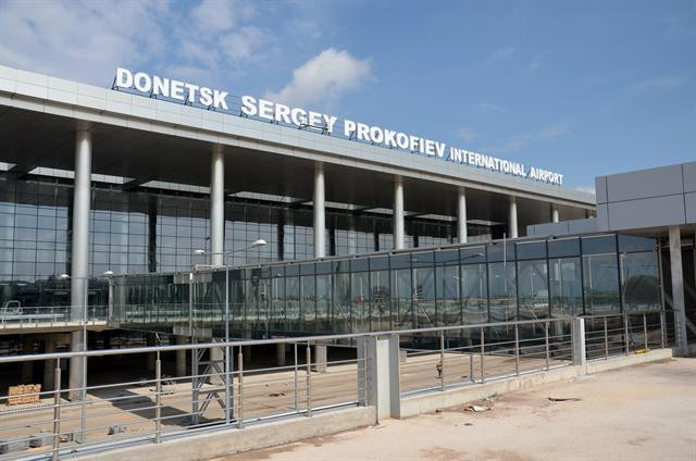 Hiện ngày 6/5 đã có 15 chuyến bay nội địa và quốc tế đã bị hủy tại sân bay Donetsk, các hoạt động của sân bay tạm đình chỉ. Thông tin này vừa được đưa lên trang web của sân bay Donetsk. Nguyên nhân được cho là nằm trong chiến dịch chống lại người biểu tình tại miền đông Ukraine.