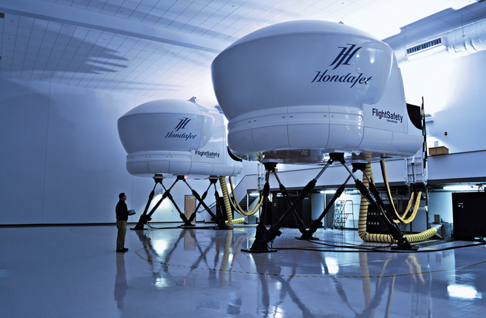 Hệ thống mô phỏng lái dành để nghiên cứu và đào tạo phi công của Hondajet.