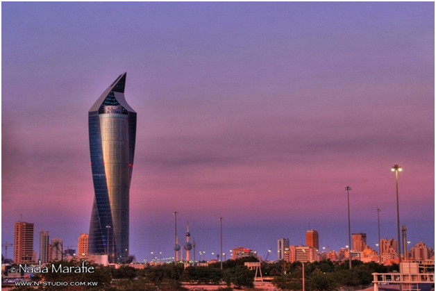 Trung tâm thương mại Kuwait cao 218 m do công ty Al Tijaria xây dựng. Tòa tháp được cho thuê làm văn phòng, các cửa hàng kinh doanh nhỏ...