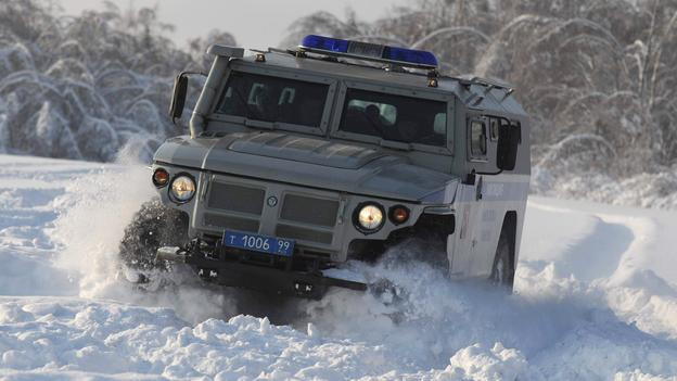 Dòng GAZ Tigr do nga sản xuất với mục đích đối chọi với dòng Humvee của Mỹ đã xuất hiện trên thị trường với nhiều tùy biến thay đổi nhỏ so với dòng xe của quân đội. GAZ Tigr sử dụng động cơ diesel 5,9 lít dẫn động tới 4 bánh thông qua hộp số 6 cấp. Người dân có thể sở hữu chiếc xe với giá khoảng 110 nghìn USD (hơn 2,3 tỷ đồng).