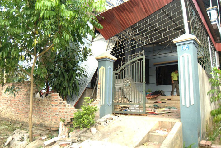 Trong ảnh là căn nhà mới xây của gia đình anh Phạm Trung Kiên, cách nơi xảy ra vụ nổ khoảng 350m.