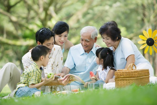 Một gia đình hạnh phúc trước hết phải là một gia đình hòa thuận. Chỉ khi hòa thuận với nhau, chúng ta mới có thể suy nghĩ một nơi, chăm chỉ làm việc một nơi, chung sức vì hạnh phúc gia đình và quản lý tốt gia đình của mình.