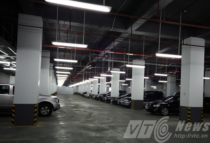 Bãi đỗ xe dưới các tầng hầm.