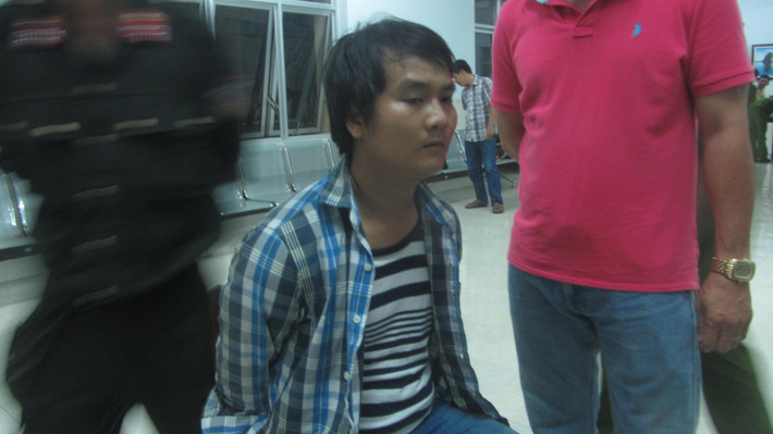 Như vậy, sau gần hai giờ cố thủ, nhóm giang hồ Bình Dương trên đã bị khống chế toàn bộ.
