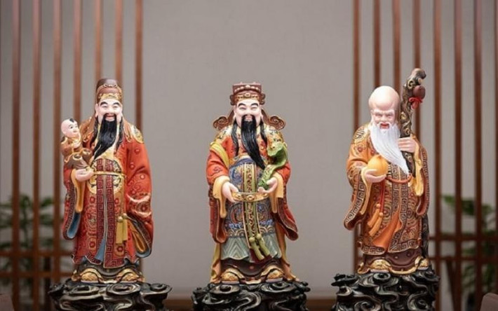 Nếu như bạn cho tăng, bán hoặc vứt những món đồ phong thủy trong nhà mình đi thì chẳng khác nào bạn đang xua đuổi tiền bạc, phá vỡ năng lượng. Từ đó dễ gặp xui rủi đường của cải, khó mà giàu sang, thành công.