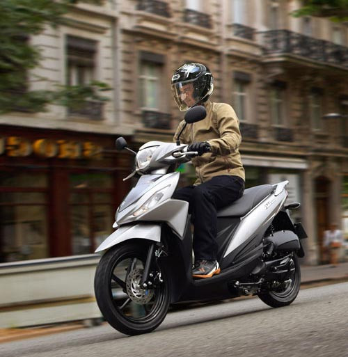 Xe sở hữu động cơ 4 thì, xi-lanh đơn SOHC dung tích 113 phân khối, làm mát bằng gió.