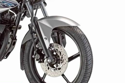 Bánh trước và sau đều có kích thước 17 inch.