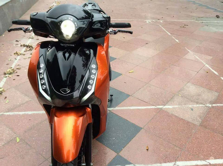 Dàn đèn đẹp long lanh của xe.