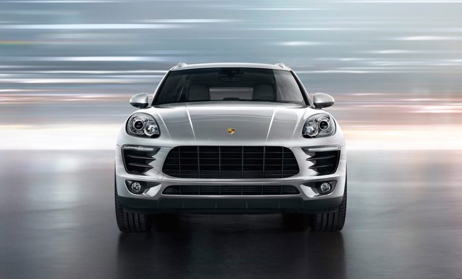 Porsche phân phối tại Việt Nam với 3 phiên bản gồm Macan R4, Macan S và Macan Turbo với giá bán lần lượt là 2,69 - 3,2 - 4,4 tỷ đồng (đã bao gồm thuế nhập khẩu, thuế tiêu thụ đặc biệt và thuế giá trị gia tăng).