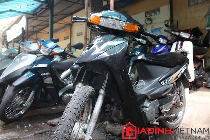 Suzuki Viva được biết đến như một chiếc xe đi đầm, máy móc tốt, ổn định. Giờ đây, xe đang được "làm đẹp" để bán cho bộ phận người có thu nhập thấp.
