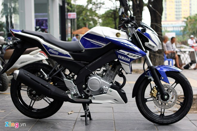 Bộ tem xe được thiết kế theo phong cách xe đua MotoGP của Yamaha. Kích thước của FZ150i lần lượt là dài 2.010 mm, rộng 720 mm và cao 1.030 mm. Trục cơ sở dài 1.300 mm. Chiều cao yên xe ở mức 790 mm. Trọng lượng của FZ150i GP ở mức 129 kg.