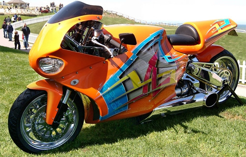 Sau khi ra mắt Y2K Superbike, MTT tung ra sản phẩm còn "dữ" hơn, chiếc Turbine Streetfighter với động cơ Rolls-Royce Alison cho công suất 420 mã lực.