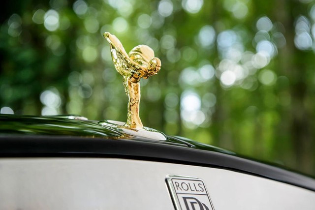 Cách đây không lâu, một đại gia Việt Nam đã đặt mua chiếc Rolls-Royce Phantom Oriental Sun có một không hai. Sau đó, tỷ phú Hồng Kông, Stephen Hung đã đặt hãng Rolls-Royce chế tạo những chiếc Phantom đặc biệt khác. Đến nay, tới lượt một đại gia Doha yêu cầu hãng Rolls-Royce phát triển một chiếc Phantom cho riêng mình.