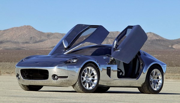 Ford Shelby GR-1 Concept – 2,2 triệu USD: Chỉ có 2 chiếc loại này được sản xuất, và cả hai đều được trang bị khối động cơ V10 6,4 lít 605 mã lực (451 kW). Theo đó, một chiếc Shelby Cobra đã được đem ra bán đấu giá tại Monterey hồi hè năm 2011 để gây quỹ từ thiện.
