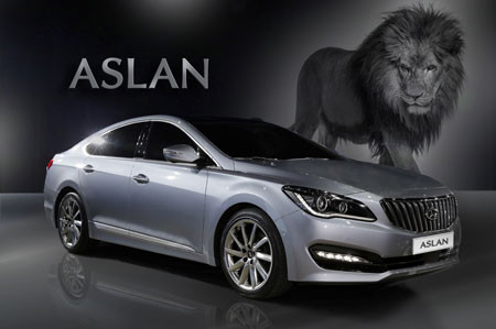 Phần thân của mẫu xe này khá giống với các mẫu xe khác của Hyundai như Sonata.
