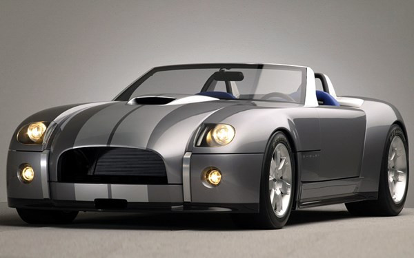 Ford Shelby Cobra Concept 2004 – 2 triệu USD: Siêu xe được trang bị khối động cơ V10 dung tích 6.4 lít, công suất 645 mã lực, mô-men xoắn cực đại 679 Nm. Hệ thống khung gầm của bản concept này được lấy từ mẫu xe Ford GT, đã được chỉnh sửa nhiều để phù hợp với kiểu dáng tổng thể của xe.