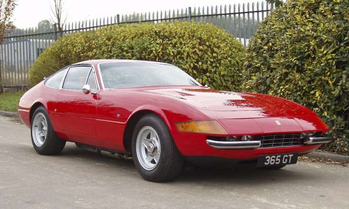 Ferrari 365 GTB4 (1968-1974): Giống như các mẫu xe khác cùng thời kỳ, 365 GTB4 được thiết kế đồ sộ và có phần hơi thô. Mẫu xe này chỉ gây được chú ý sau khi được cải tiến thành GTS4 và xuất hiện trên chương trình truyền hình Miami Vice.