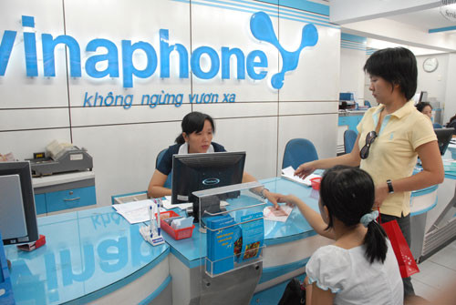 Theo đại diện truyền thông của VinaPhone, ngay sau khi nhận được các phản ánh từ khách hàng, nhà mạng này đã ngay lập tức dừng phát tin quảng bá, gỡ bỏ các clip. Vị đại diện này cũng giải thích nguyên nhân là do sơ suất trong quá trình soạn tin nhắn quảng bá.