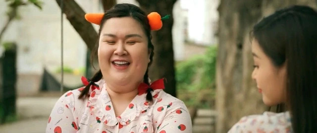 Ở bộ phim Món quà của cha đang lên sóng, Thủy Tiên cũng đảm nhận vai nhỏ. Nữ diễn viên xuất hiện trong vài cảnh quay ở xóm trọ của Thảo (Ngọc Huyền). Nhân vật của Thủy Tiên được gọi thân mật là Béo. Béo ham ăn, thường tự ý lấy đồ ăn của người khác.