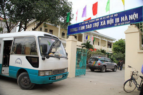 Trung tâm Bảo trợ xã hội số 3 đóng tại thôn Miêu Nha, Tây Mỗ, Từ Liêm, Hà Nội, trực thuộc sở Lao động Thương binh Xã hội Hà Nội. Đây là nơi tổ chức quản lí chăm sóc, nuôi dưỡng những đối tượng như người già cô đơn, trẻ em mồ côi, trẻ em có hoàn cảnh đặc biệt khó khăn. Tại đây, trẻ mồ côi, bố mẹ bỏ nhau, bố mẹ đi tù, lang thang không rõ lai lịch được trung tâm nuôi dưỡng đến 15 tuổi sẽ trả về địa phương.