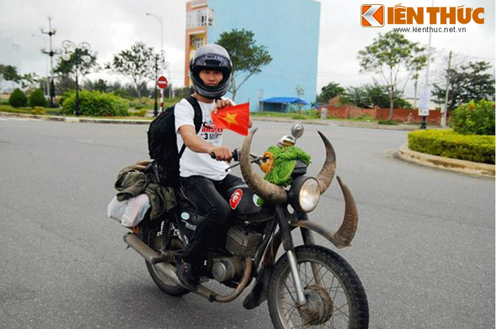 Và biệt danh "Tân Sừng Trâu" cũng theo anh từ đó.