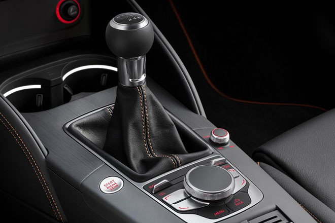 Tại triển lãm New York 2014 diễn ra hồi tháng 4 vừa qua, Audi A3 thế hệ mới đã được bình chọn là "Xe của năm". Audi A3 có giá khởi điểm tại thị trường Mỹ là 30.795 USD, bao gồm cả 895 USD tiền vận chuyển và giao xe và hiện khá nhiều khách hàng phải chờ mới được giao xe.