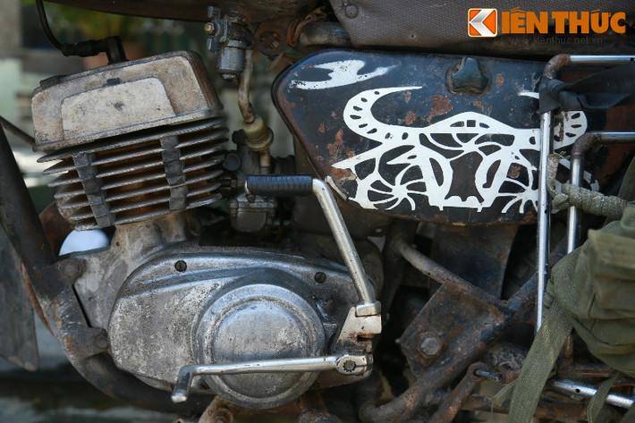 Động cơ của dòng Minsk - Belarus 2 thì 125cc làm mát bằng không khí, đem đến cho chiếc xe một sức mạnh bền bỉ qua năm tháng.