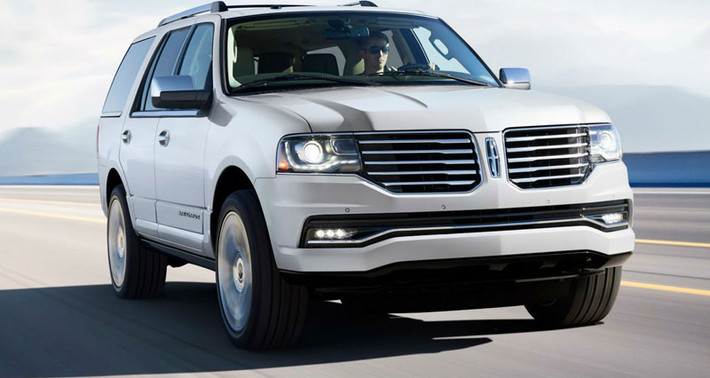 Do đó, trong suốt hơn 10 năm qua, xe SUV hạng sang 3 hàng ghế vẫn tiếp tục tồn tại trên thị trường và được nhiều người tiêu dùng chọn lựa. Ảnh: Lincoln Navigator: 420.000 chiếc.