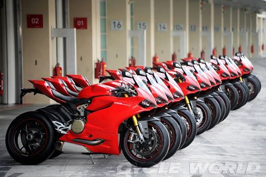 Dòng xe Ducati 1199 Panigale hàng đỉnh cũng được giới thiệu tại ngày hội này.