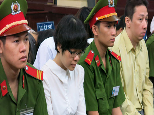 9. Ngày 6/1, Huỳnh Thị Huyền Như cùng 22 bị cáo trong vụ chiếm đoạt số tiền được cho là lớn nhất từ trước đến nay bị đưa ra xét xử trong phiên tòa kéo dài đến ngày 25/1.