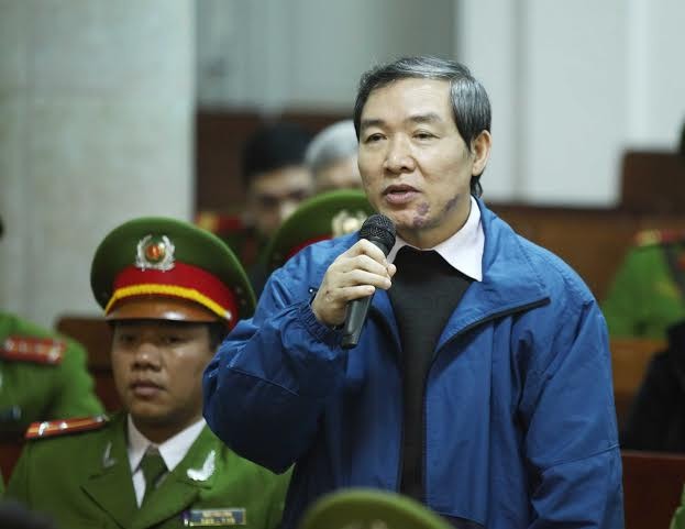 Căn cứ vào các lời khai của các bị cáo và Dương Chí Dũng, đại diện VKS đề nghị khởi tố để điều tra hành vi Cố ý làm lộ bí mật công tác đối với ông P.Q.N; đồng thời, điều tra việc đưa và nhận hối lộ tại Vinalines.