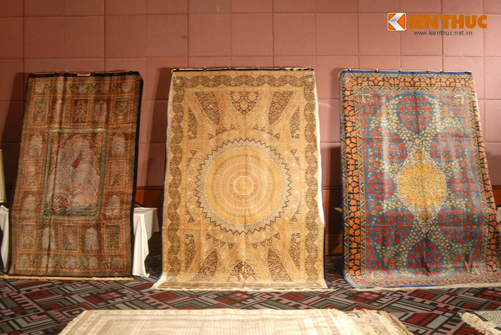 Không chỉ độc đáo ở chiếc thảm đắt đỏ, triển lãm thảm Ba Tư mang đến rất nhiều sản phẩm có giá trị trên 500 USD.
