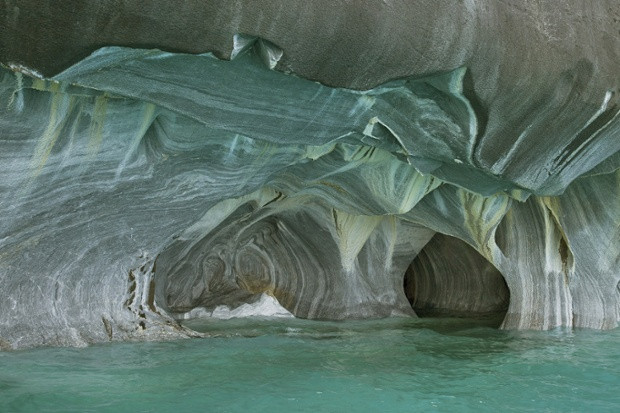 Hang cẩm thạch tuyệt đẹp ở Lago Carrera, Chile.