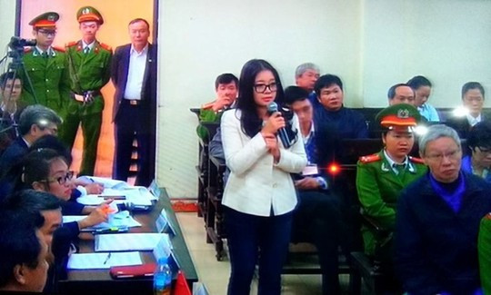 Bà Lan nói: “2 năm vừa rồi rất kinh khủng với gia đình tôi. Tôi còn phải chăm 3 con. Mọi người quá sợ hãi không dám làm tiếp các công việc kinh doanh. Tôi là người chưa bao giờ phải làm gì giờ phải đứng ra lo công việc”.