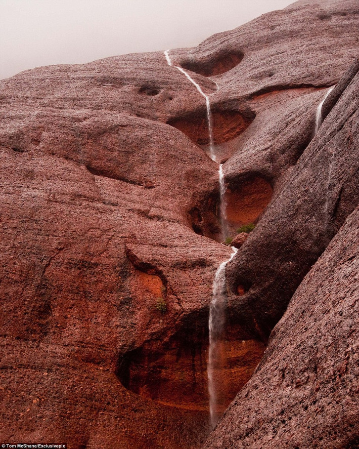 Trước năm 1993, núi đá Uluru được đặt tên là Ayers Rock.