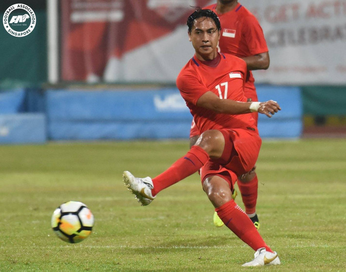 Shahril Ishak (Singapore): ĐT Singapore có lần thứ 4 vô địch AFF Cup vào năm 2012 còn Shahril Ishak trở thành cầu thủ thứ 3 của đảo quốc sư tử giành danh hiệu Cầu thủ hay nhất giải. Năm đó, Shahril Ishak ghi 4 bàn thắng, chỉ xếp sau Teerasil Dangda (5 bàn) trong danh sách ghi bàn của giải.