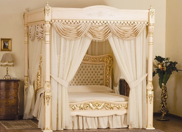 Chiếc giường dát vàng Baldacchino Supreme với giá lên tới 6.300.000 USD (khoảng trên 133 tỷ đồng) có thể làm nhiều người giật mình bởi độ đắt đỏ của nó.