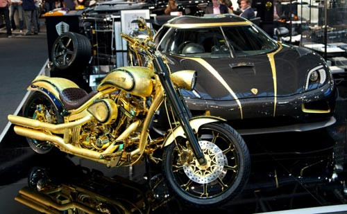 Lauge Jensen, hãng độ nổi tiếng đến từ Đan Mạch vừa trình làng tại Top Marques Monaco 2013 một siêu phẩm mô tô thực thụ có tên gọi Golden Motorcycle of Lauge Jensen.