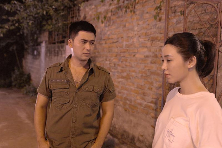 Trong phim này, Quỳnh Kool sẽ phá bỏ hình ảnh tiểu thư sang chảnh, hy sinh ngoại hình để vào vai Sơn Ca - một cô gái có tạo hình xù xì, mạnh mẽ với hoàn cảnh gia đình đặc biệt. Cô nàng làm thợ sửa ô tô tại một garage do Khải (Bảo Anh) - một anh chàng tốt tính nhưng ít nói, làm chủ.