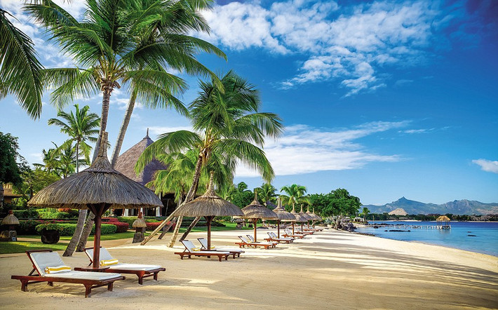 Được bao quanh bởi bãi biển phẳng mịn, khách sạn Oberoi ở Mauritius là một địa điểm hấp dẫn du khách hàng đầu thế giới.