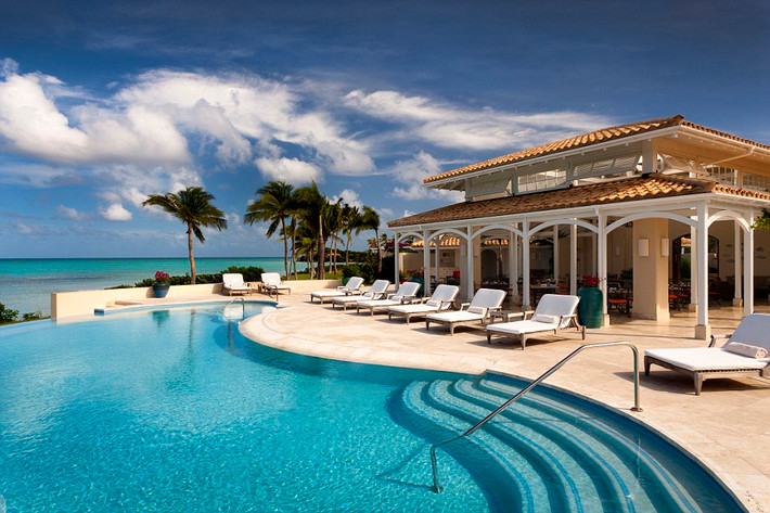 Khách sạn Jumby Bay trên đảo Antigua có mặt hướng ra biển Caribbean tuyệt đẹp.