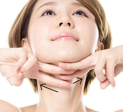 Cằm đầy đặn, tròn: Ngày nay nhiều người thích cằm Vline nhưng người có cằm đầy đặn, tròn trịa thường làm ra tiền, biết giữ của cải. Nếu tự kinh doanh thì dễ kiếm lời, ngày càng giàu có. Đây cũng là tướng người thích làm việc thiện, càng già càng lộc lá.