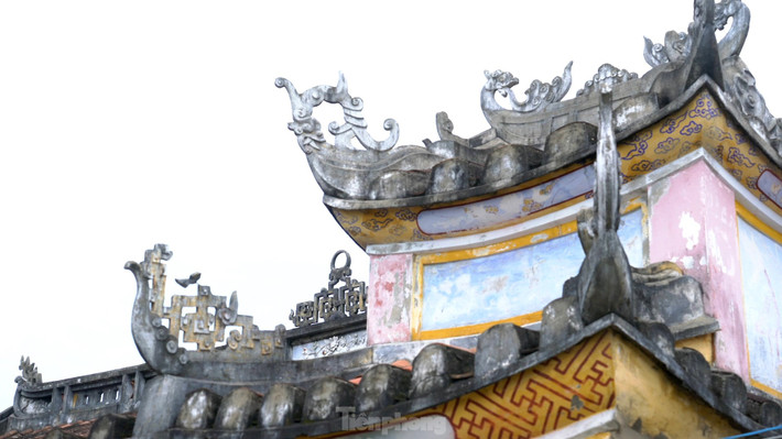 Cũng chính từ đó mà chùa được dựng lên, lấy tên Hải Tạng với hàm ý về sự quy tụ tam tạng kinh, mênh mông từ biển cả.