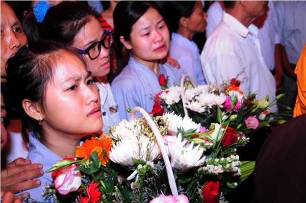 Em Nguyễn Thị Mai Phương (em gái Thiếu úy Bình) vẫn không tin anh mình đã hy sinh.