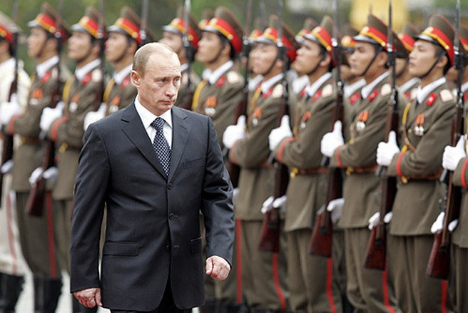 Lần thăm Việt Nam gần đây nhất của Tổng thống Nga Putin là vào tháng 11/2006, khi ông tới tham dự Hội nghị các nhà lãnh đạo kinh tế APEC 14 được tổ chức tại Hà Nội. Trong chuyến thăm này, ông Putin đã có nhiều cuộc hội đàm với các lãnh đạo cao cấp của Việt Nam.