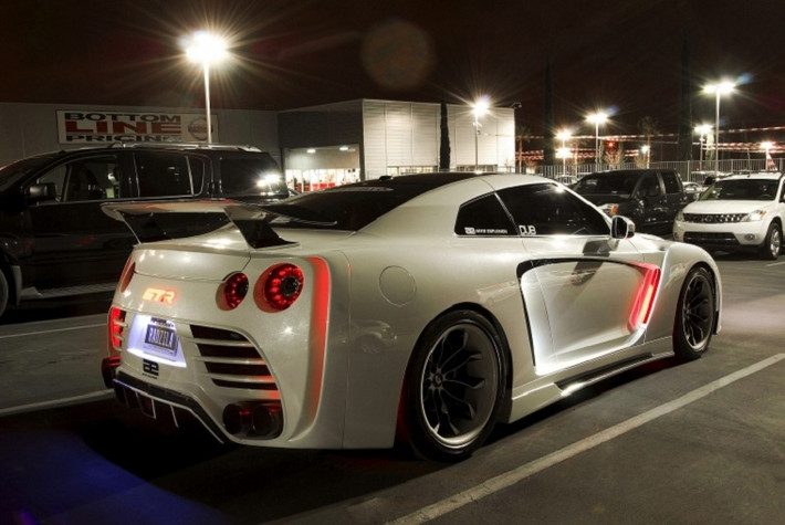 Dù đã ra mắt từ năm 2007 nhưng Nissan GT-R35 luôn có sức hấp dẫn đặc biệt với người dân Trung Quốc. Nhận biết nhu cầu của người dân, hãng Gtuu đã hồi sinh lão tướng này với phong cách trẻ trung năng động